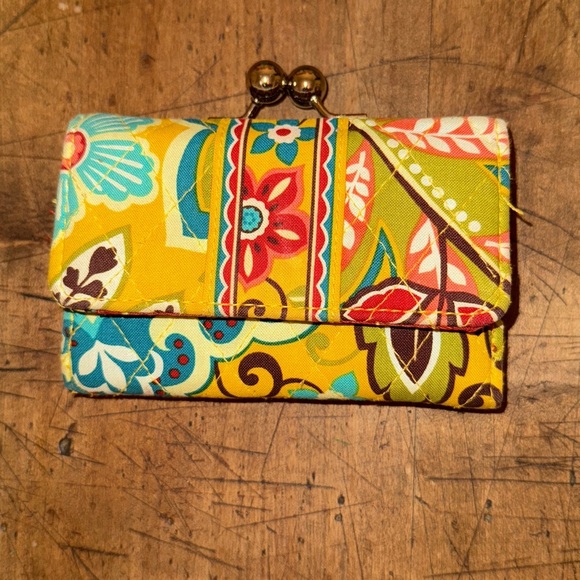 Vera Bradley Vintage Crossbody Saddle Up Purse and Wallet in Provincial Print - Picture 7 of 12